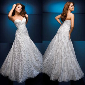 Tony Bowls prom grad white and silvered strapless dress size 8